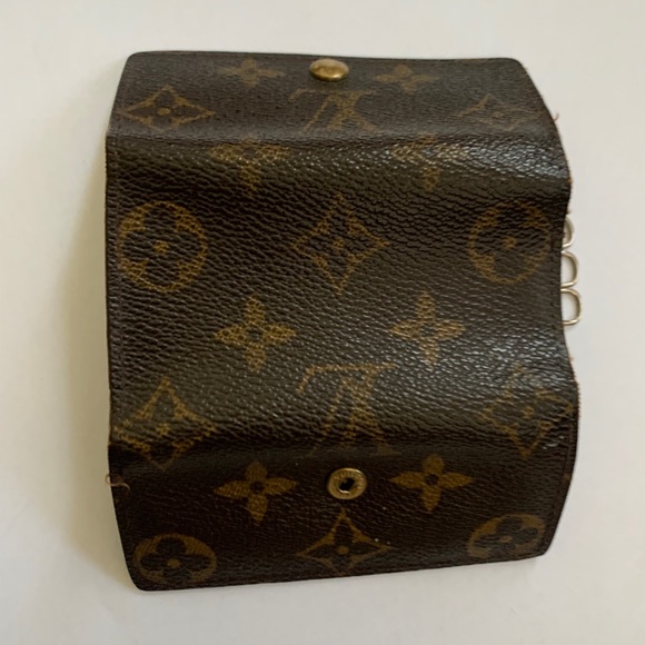 Vintage Louis Vuitton Monogram Keyholder - Picture 3 of 9